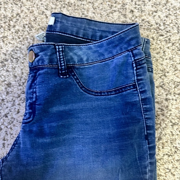 Jeans, Straight legged, size 8 (fits medium) - Picture 4 of 4